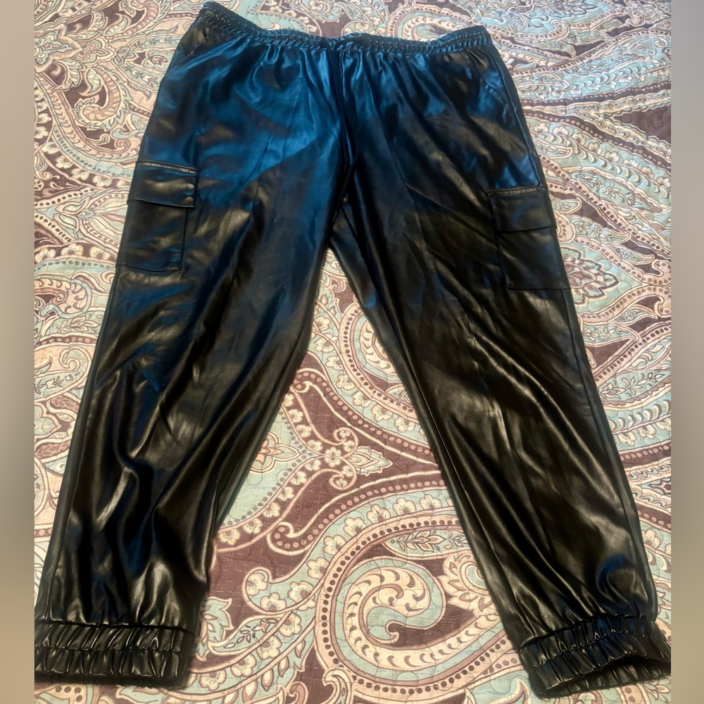 Black Faux Cargo Pants XL NWOT - Picture 4 of 8